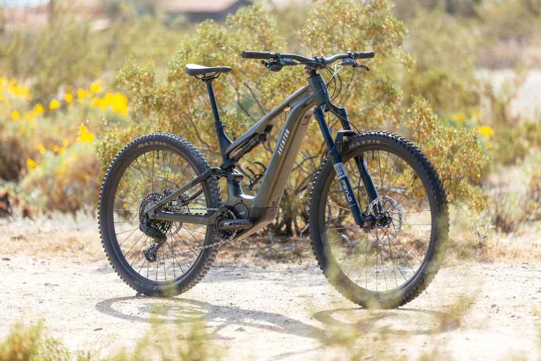 Ready to roll! The Current ADV aluminium model (€ 4499).