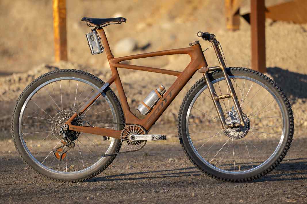 The latest project from Sweden's forests: Scott Solace 10 eRide Wasteland by Dangerholm.