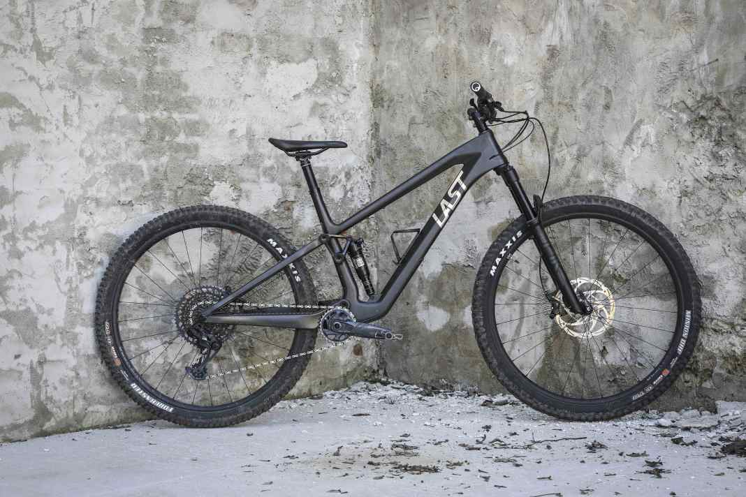 Stylish, clean, light: the Last Asco is a dreamy carbon fibre trail bike. But is it also durable?