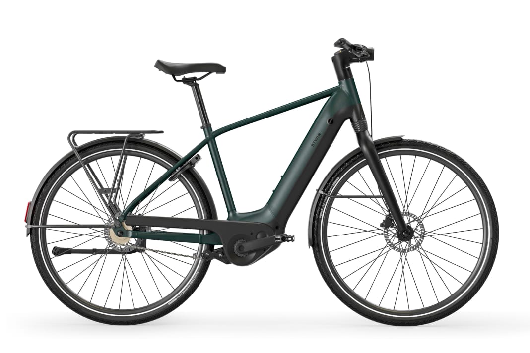 The new B'TWIN LD 920 E automatic city e-bike with a classic diamond frame