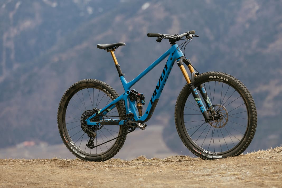 Hat das neue Pivot Switchblade immer noch das Zeug zum Traumbike? Der BIKE-Test offenbart, ob die Detail-Veränderungen auf dem Trail aufgehen.