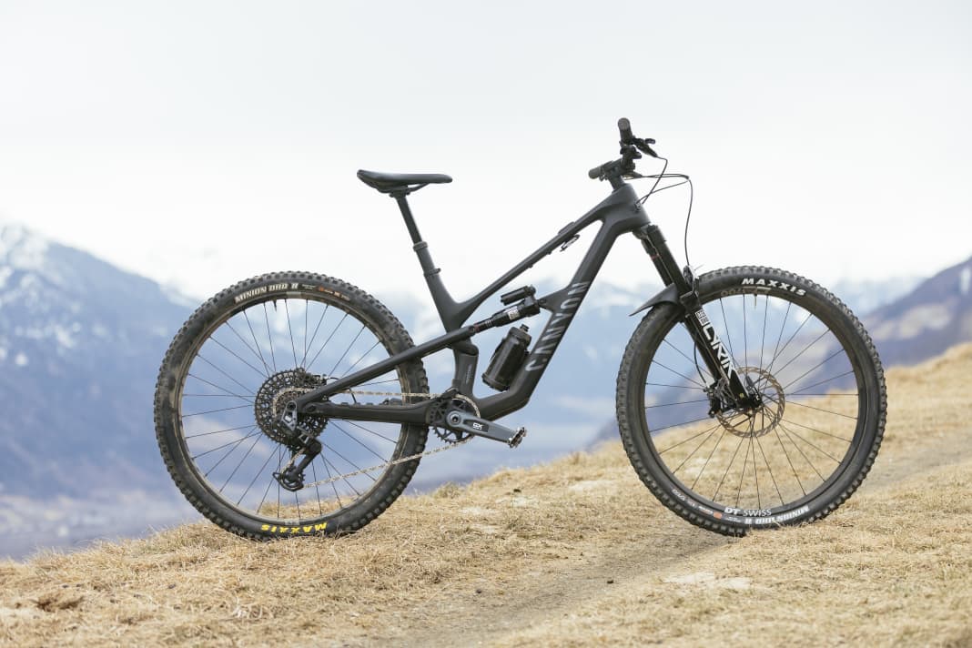 At 4999 euros, the Spectral CF9 is the second most expensive model in the range.