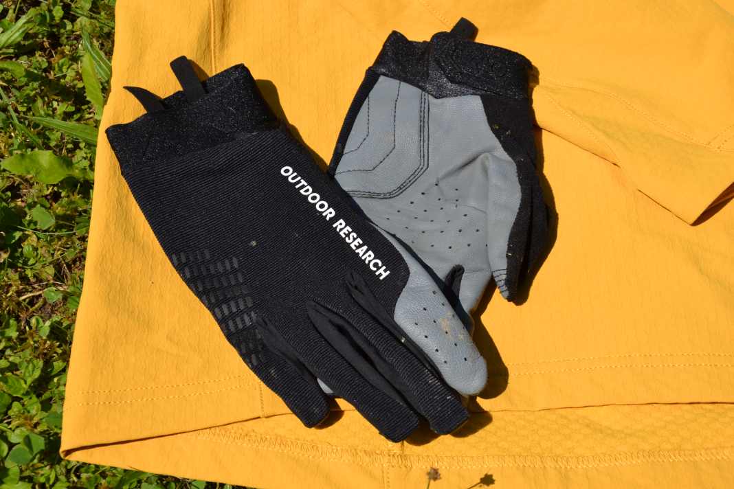 The cycling gloves from Outdoor Research: the Freewheel Leather Palm Bike Gloves with genuine goatskin.