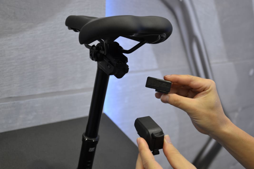 Neu im Programm von TranzX ist die elektronische Variosattelstütze mit bis zu 200 mm Hub.