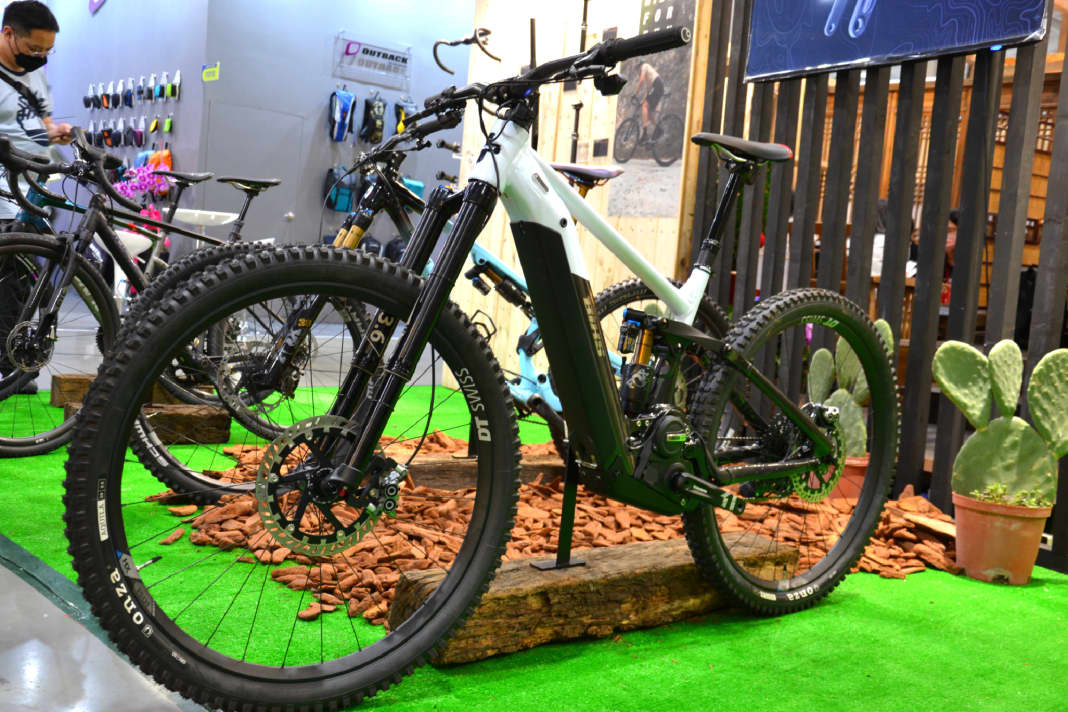 Auf der Taipeh Cycle Show - Asiens größter Fahrradmesse - zeigt Kind Shocks (KS) einen Prototypen einer Federgabel.