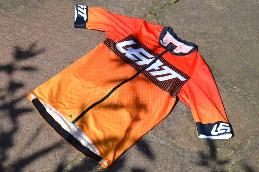 That looks like summer! And it feels just as summery: the Jersey MTB Endurance 6.0 from Leatt.