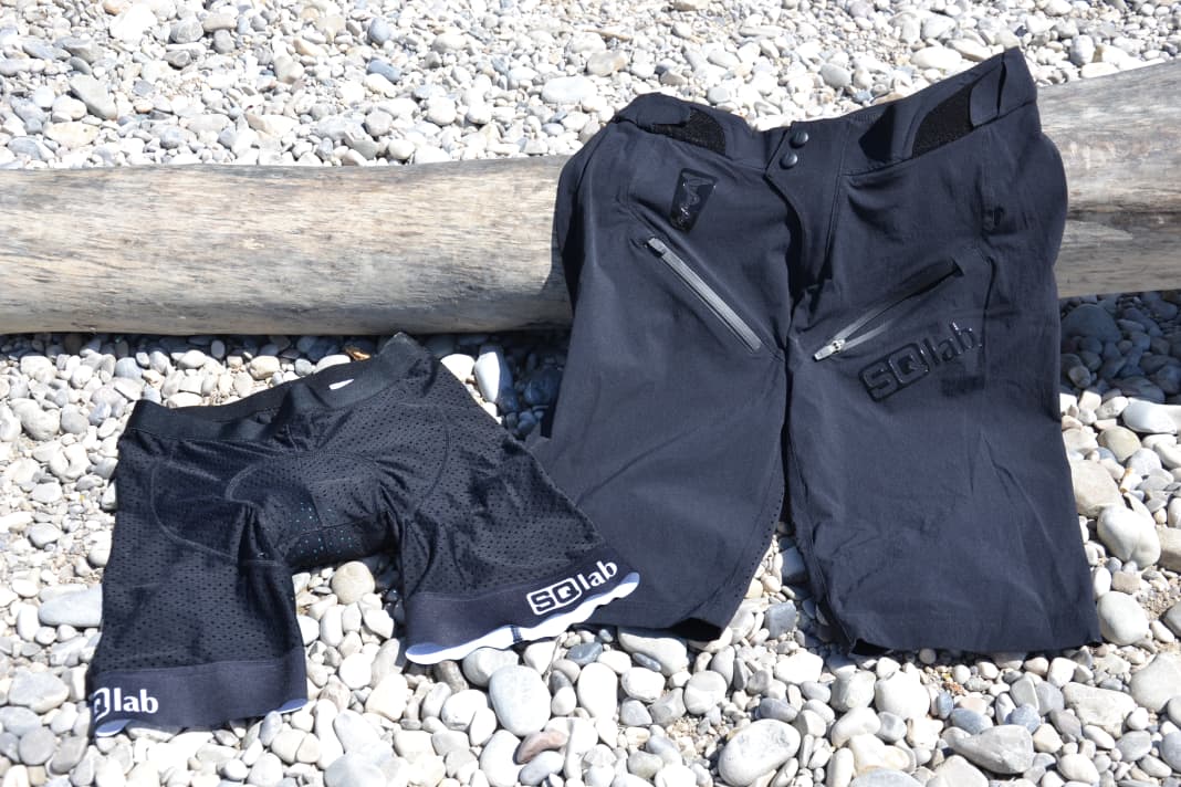 Zwei die zusammengehören: Die SQlab Short ONE OX (rechts) und ONE10. Die Innenhose mit Polster ist aber nur getrennt erhältlich.