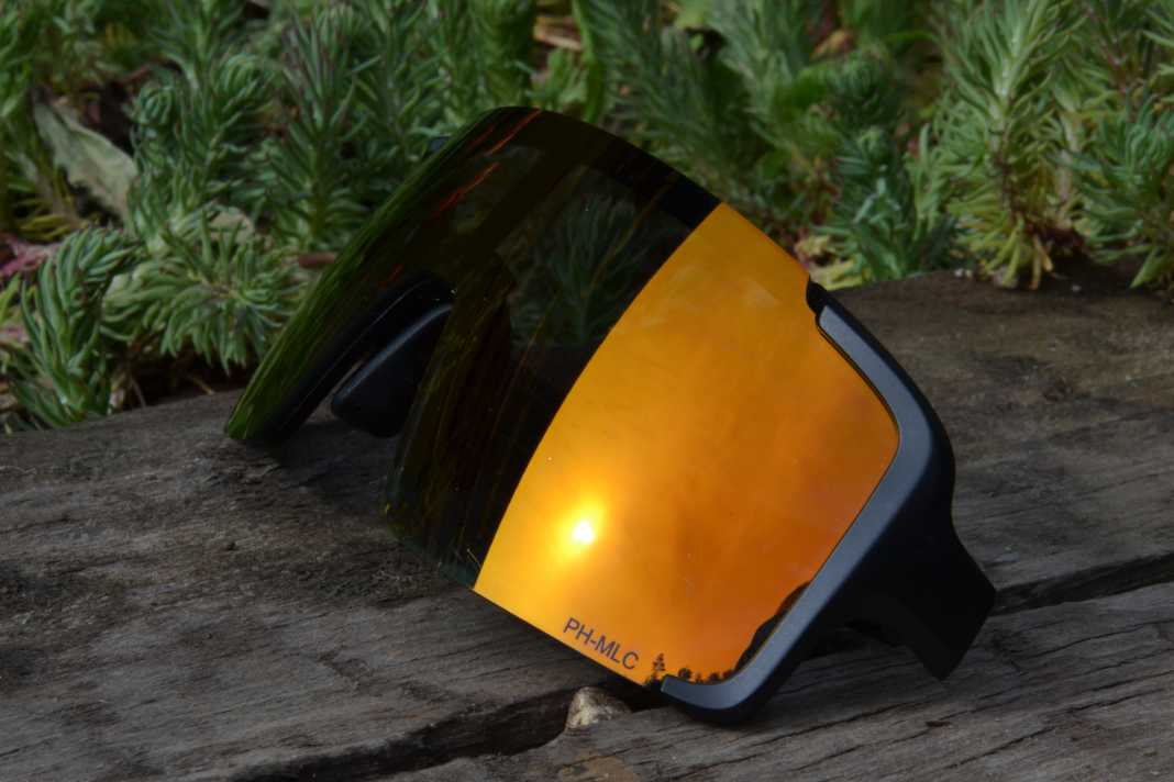 Keine Sonnenfinsternis, nur die neue photochrome Sonnenbrille von BBB Cycling namens Chester.