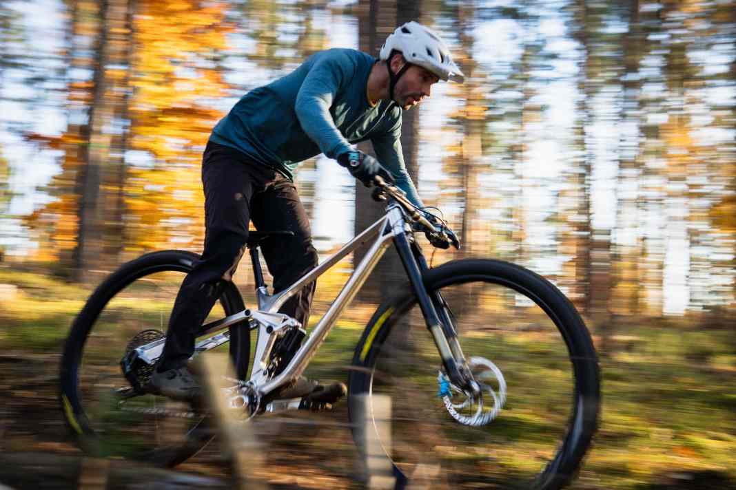 Already rolling: The Actofive Trail-Fully with 32 inches.