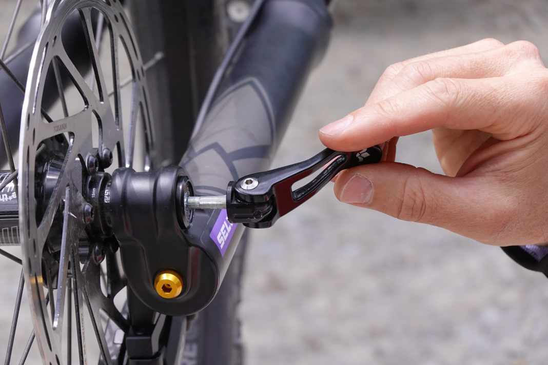 Willkommender Mehrwert: eine Steckachse mit integriertem Schnellspanner.