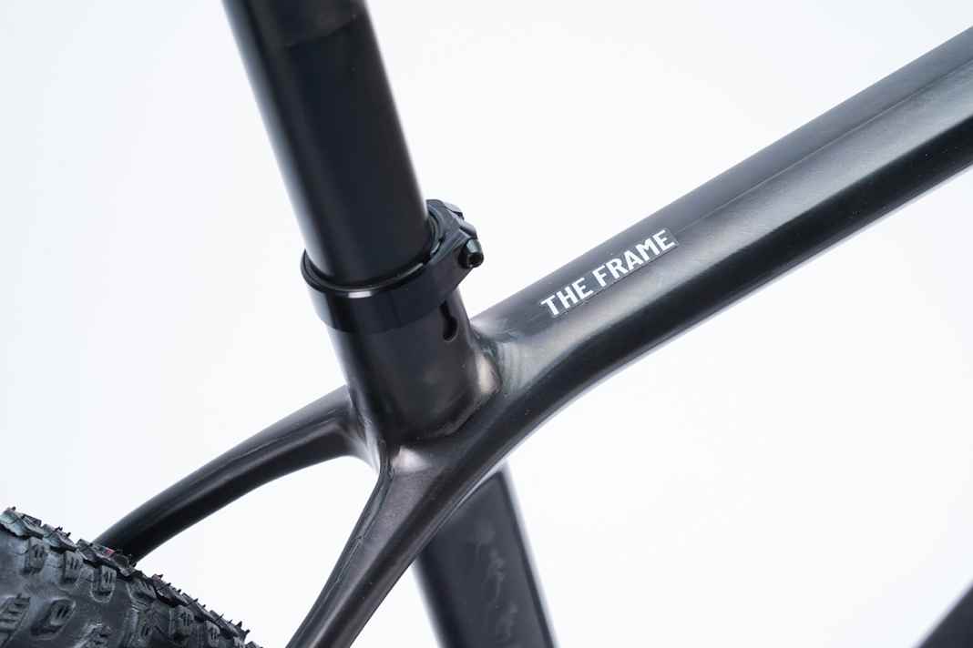 Wer ein exklusives Hardtail sucht aber nicht auf einen Custom-Aufbau zurückgreifen will, kann sich mit den neuen Komplettbikes von Bike Ahead jetzt ein Traum-Racebike "von der Stange" in die Garage stellen.