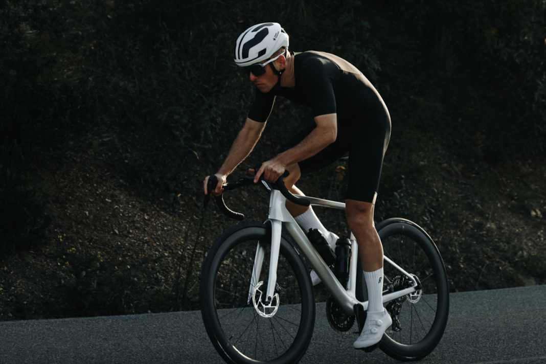 The Race version of the Rose Shave replaces the previous flagship XLite.