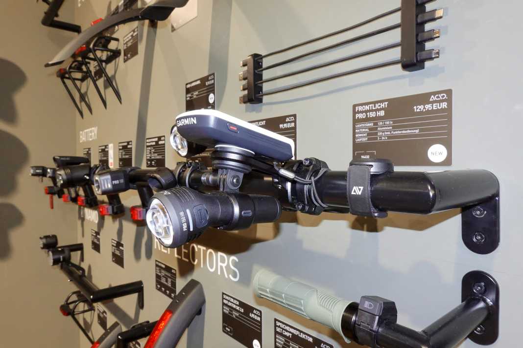 CID Pro 150 HB front light - € 129.95: Bright, light and reliable - 120-150 lx, 220 g incl. remote control, runtime up to 24 hours.