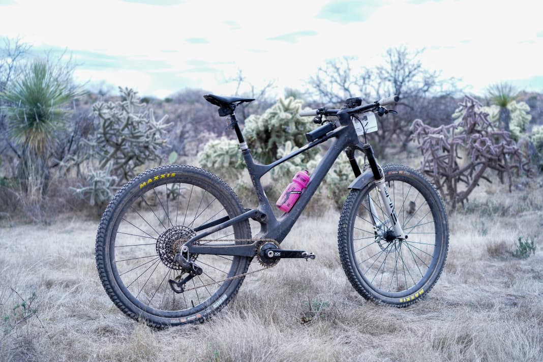 We put the Sram XX SL transmission on a Scott Spark through its paces on the trails for months. The highlight was a hardcore test at the 24-hour race in Arizona.