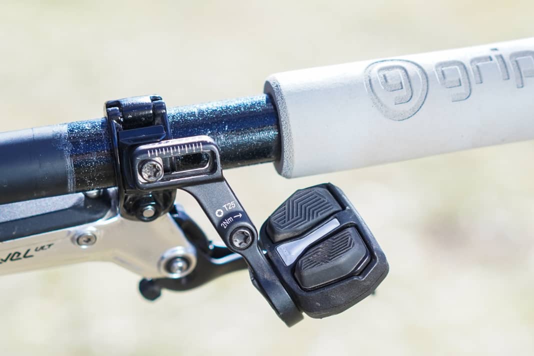 The new controllers stand far away from the handlebars, but place the two-button switch perfectly.