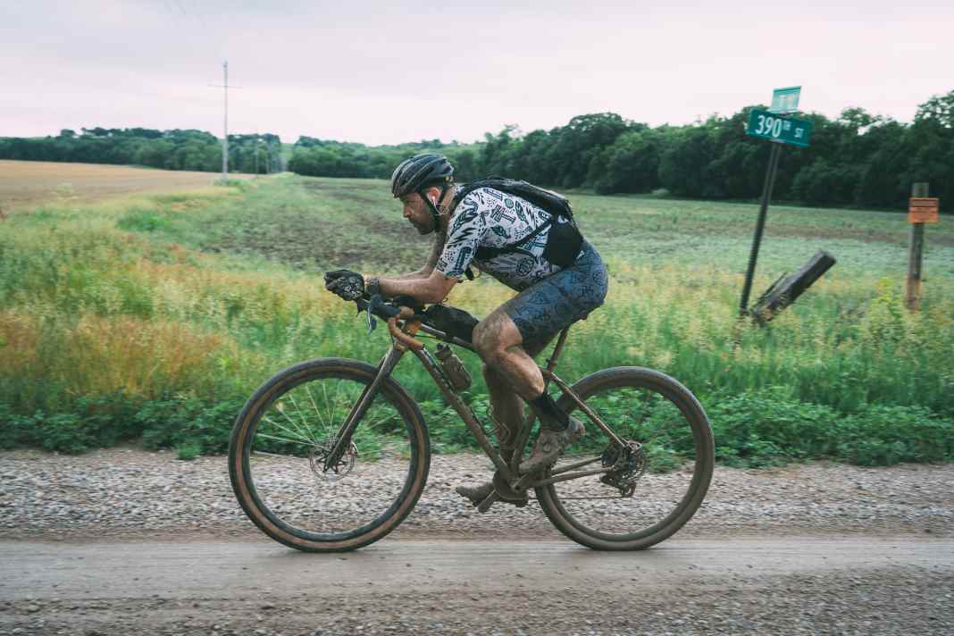 With the Fargo 32, Salsa is entering the world of large-wheel bikes. It is no coincidence that the iconic bikepacking frame, of all things, forms the basis for the new 32-inch wheels.