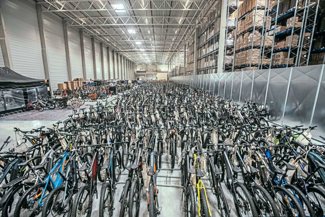 115 metre hall, 20 checkpoints, one cycle in four to six weeks: Upway gives e-bikes a second life.