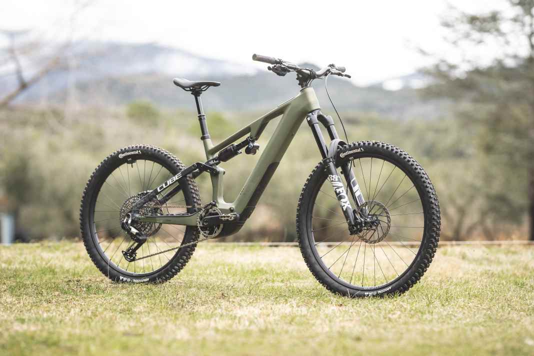 Das Cube AMS Hybrid 177 TM gehört mit 21,7 Kilo zu den leichtesten Bikes mit Bosch-CX-Motor - und das zu einem fairen Preis.