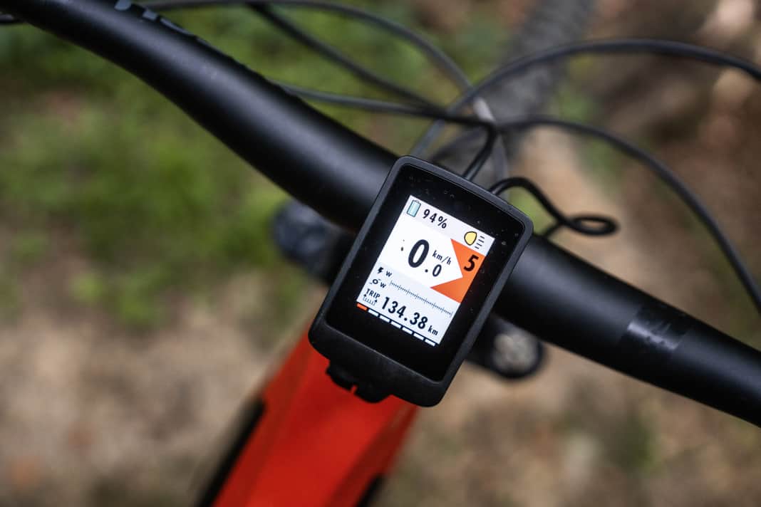If you ride the Charger on extended tours, you should always plan for a buffer towards the end of the battery life. Sometimes the battery management switches off at 10 per cent remaining capacity, sometimes only at the last per cent.