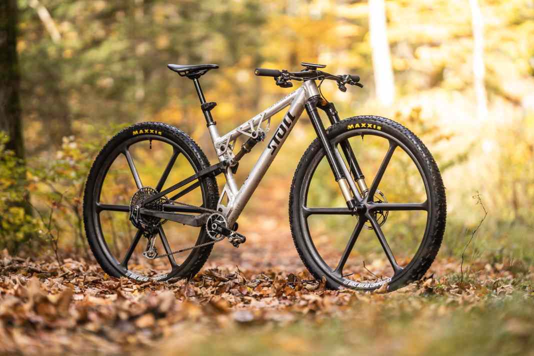 The aluminium main frame and modified rear triangle make the prototype functional but heavy.