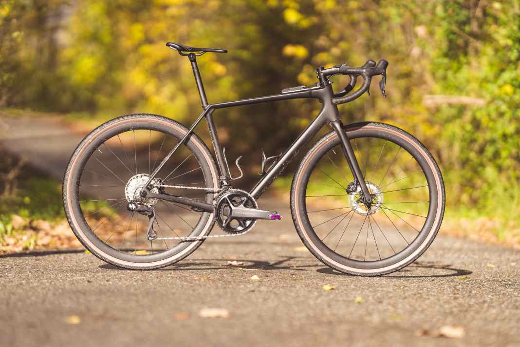 Le Push 222 offre une liberté de mouvement des pneus jusqu'à 36 millimètres et est ainsi parfaitement équipé pour une utilisation allroad ou gravel rapide.