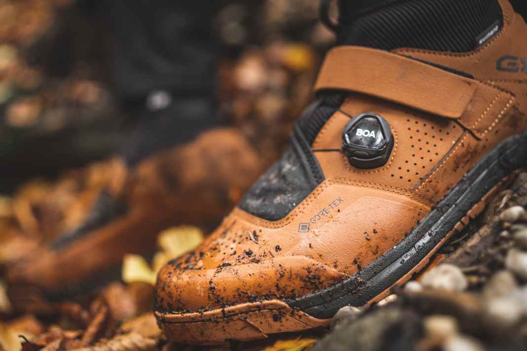 The Gore-Tex membrane of the Shimano GE900 GTX reliably keeps moisture out!
