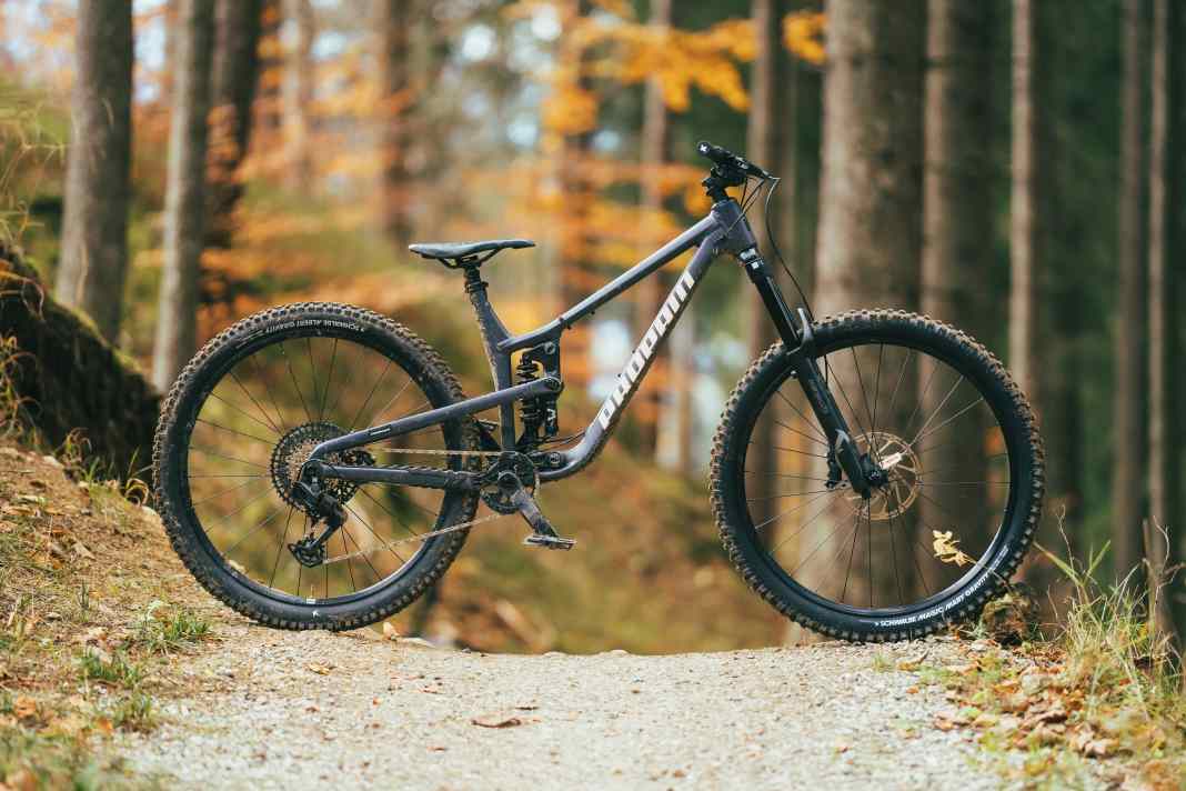 Propain Tyee 6.1 AL Bomber / 17.2 kg1 / 170/160 mm / 29" / 3234 Euro / aluminium