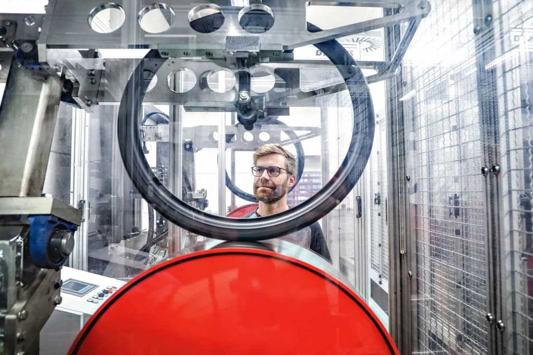 Handicraft impeller construction 