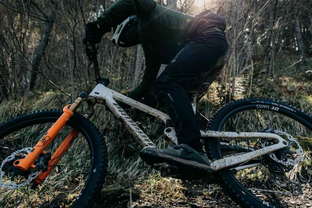 Das Propain Tyee Trail macht von moderater Tour bis hin zu schwerem Gelände Vieles gut mit. Ein gelungener Allrounder.