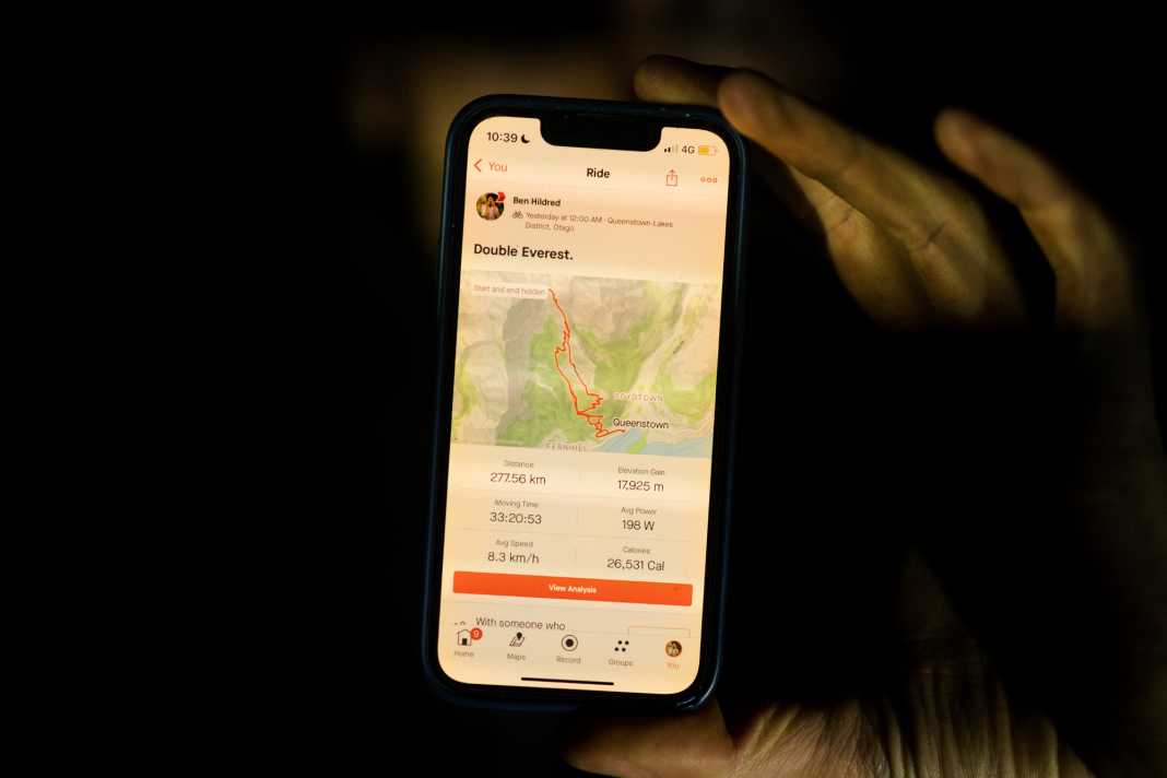Everesting means climbing 8848 metres in altitude in one ride. That's not enough for extreme bikers like Ben Hildred. They sometimes give themselves twice as much or even more.
