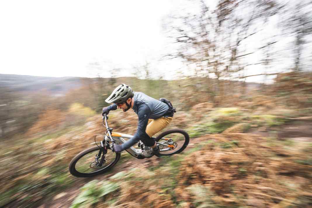 Das Simplon Rapcon EPinion mit Pinion MGU E1.12 ist zweifelsohne ein spannendes Bike. Wie wird es sich im knallharten Trail-Vergleich mit sieben weiteren edlen All Mountains schlagen?