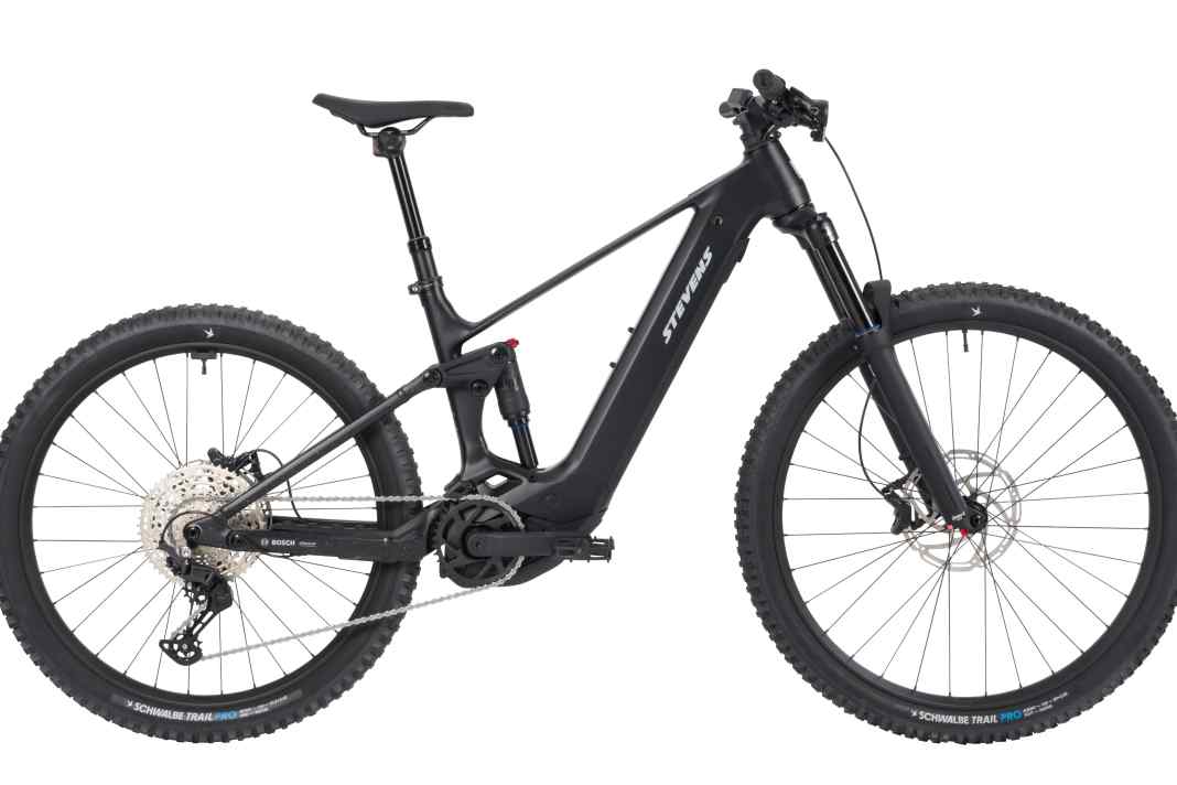 Stevens E-Inception AM 6.8.1: Comes with a Bosch CX, an 800 Wh battery and SR Suntour suspension for 4,999 euros.