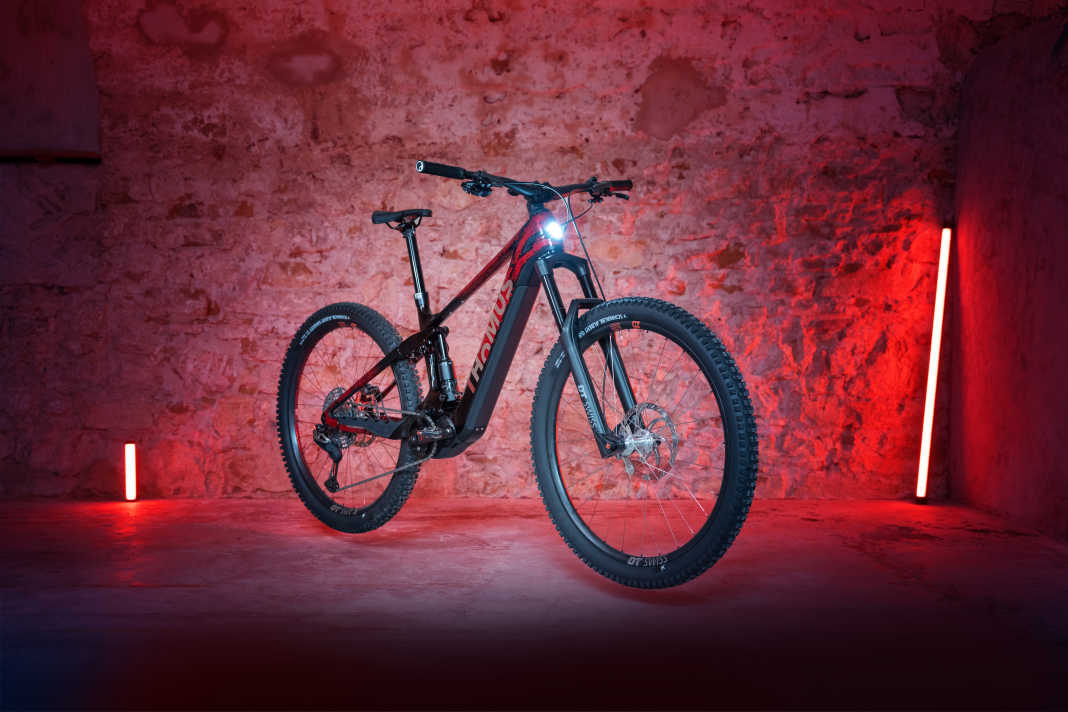 For the current Mountain Bike World Championships in Switzerland, the local manufacturer Thömus is launching 2 strictly limited special models.