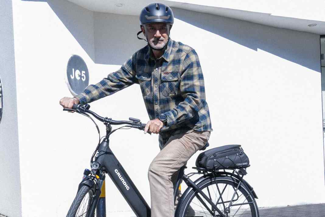 Grundig is making the ECB28 e-bike available for pre-order.