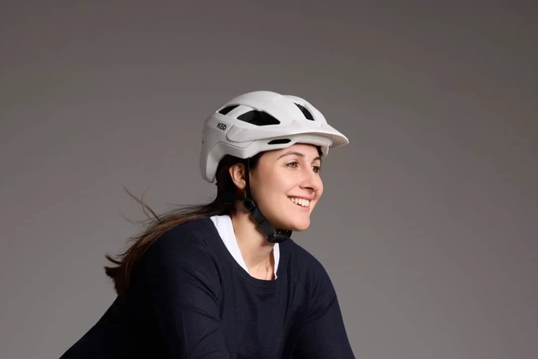 The German helmet manufacturer KED is expanding its range of city and commuter helmets and is launching the new Embrace Urban UF-1 on the market.