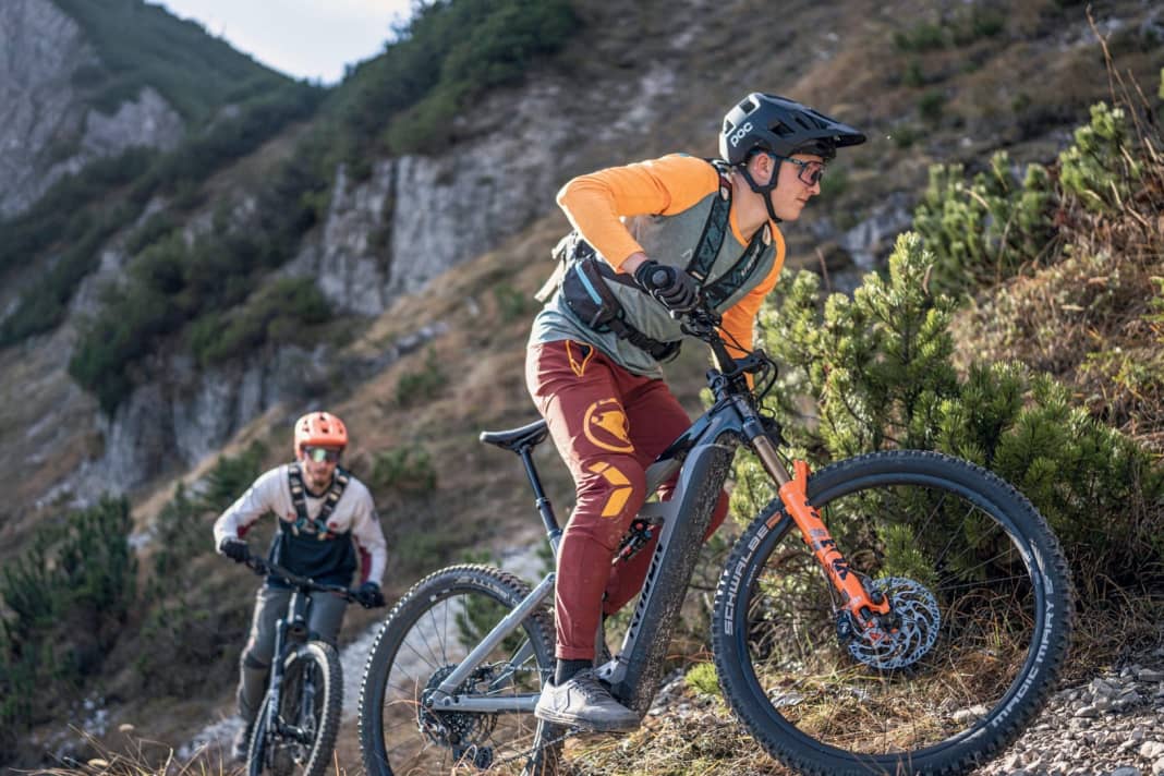 On average, EMTB readers want to invest exactly 6286 euros in their next bike. That's a little more than would be necessary for a model with solid equipment - as our test in the small premium class shows. Five candidates from mail order and specialist retailers compared. 