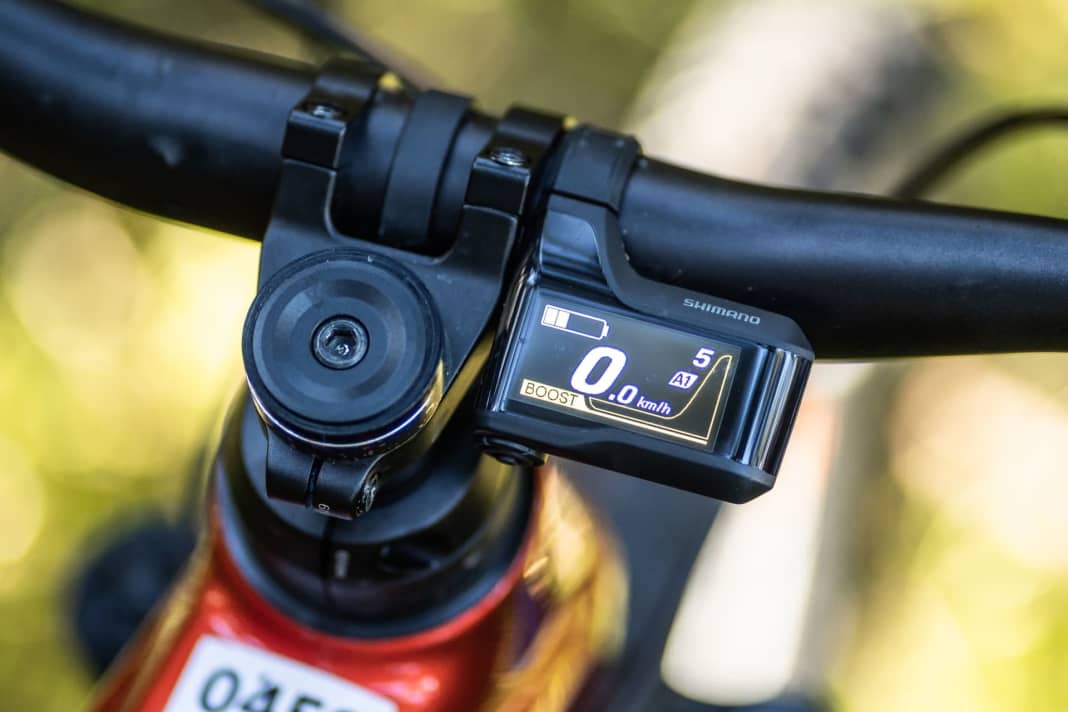 The EM800 display familiar from the EP8 will continue to be available. Clean and sporty, it only offers compact information.