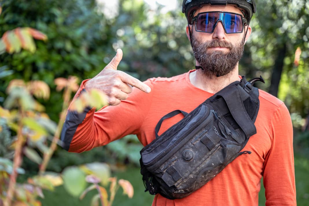 Favourite item: Here Stefan Frey shows the Ergon BA Hip Pack.