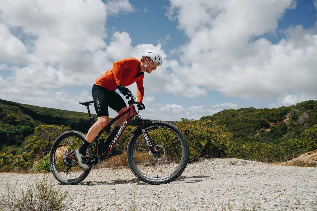 The Specialized Evade 4 is primarily a helmet for gravel and road cyclists. However, mountain bikers also like to wear this helmet during races. Photo: Etienne Shoemann