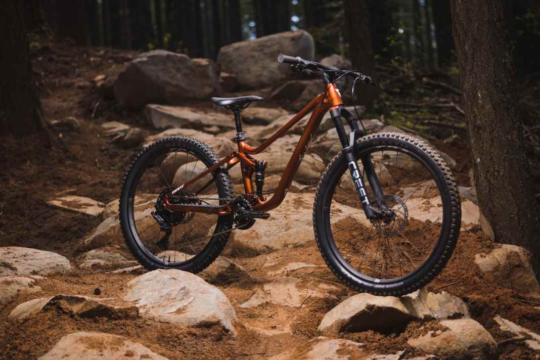 The "boys'" Faith in mullet construction, i.e. with a 27.5-inch front wheel and 26-inch tyres at the rear.