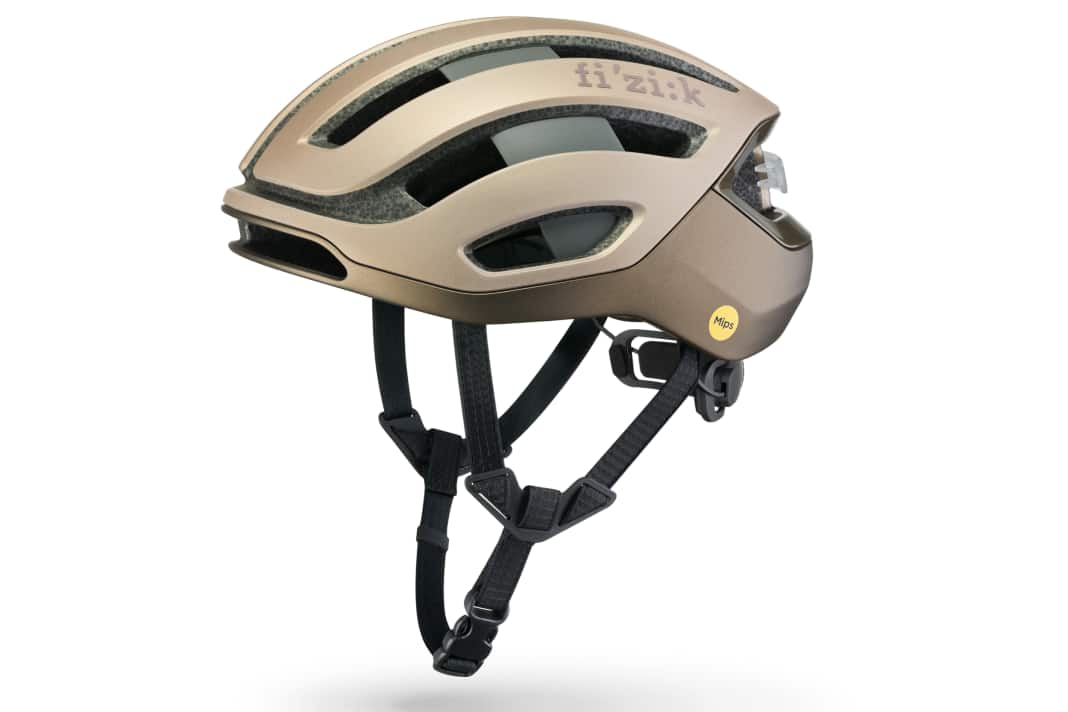 Fizik presents new helmets: For a fast riding style, on a gravel bike or road bike, there is the Fizik Kudo.