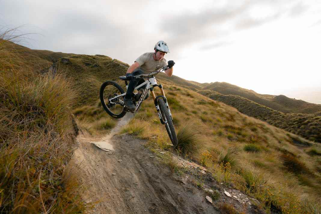 New Firebird Enduro from Pivot: more suspension travel and customisable geometry