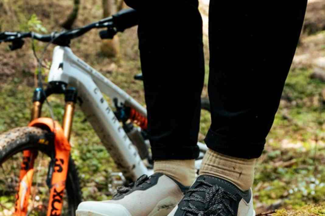 Low weight with full protection and a comfortable fit: Fizik wants to combine the virtues of its two gravity shoes Tensor and Versor in the new Gravita Versor 2.