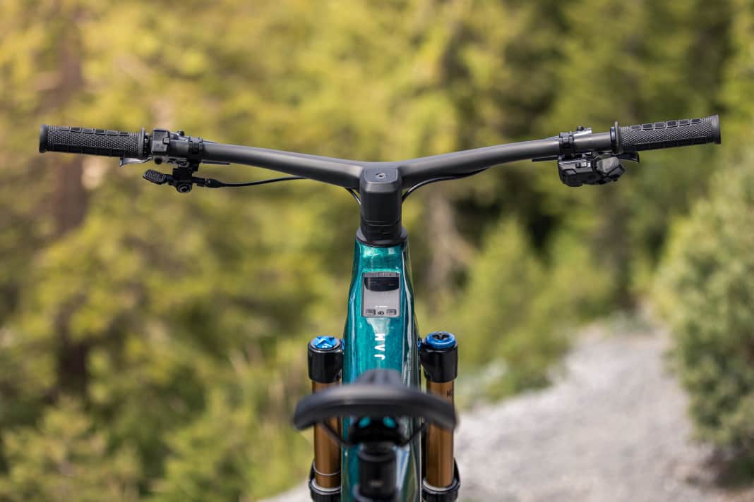 Neu beim Jam ist das Display im Oberrohr. Das LTD bekommt auch ein einteiliges Carbon-Cockpit.