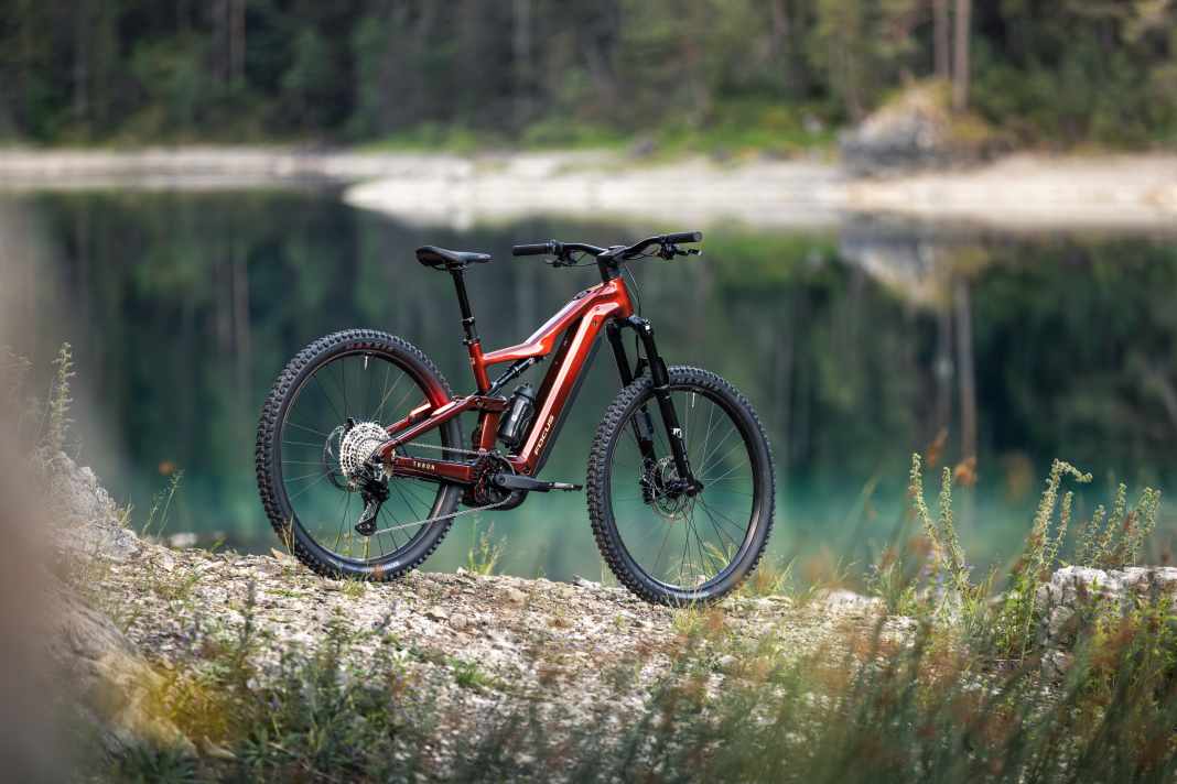 The Thron 9, featuring ABS and Fox suspension, is the top-of-the-range model in the series, priced from 5,699 euros.