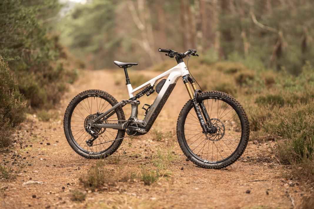 Focus Sam² 6.9 // Bosch Perf. CX // 600 Wh // 170 mm // 29 inch // 26.6 kg // 7199 Euro