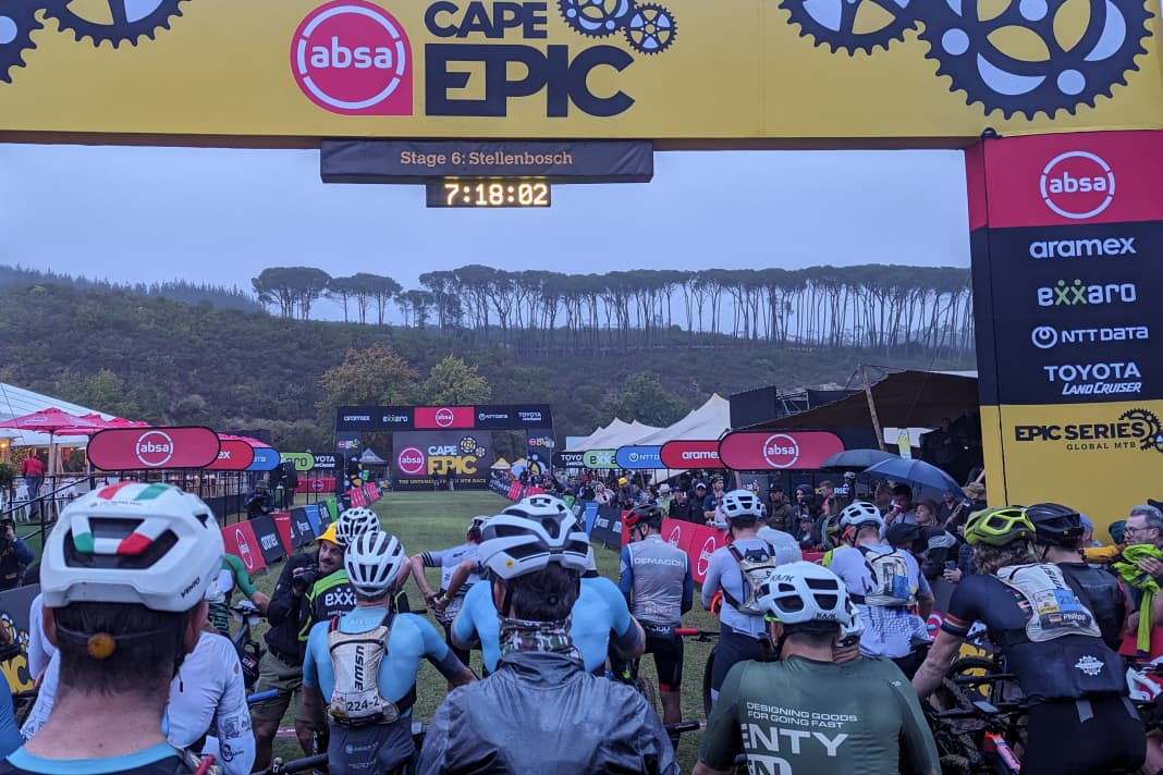 Surprise! It's raining in Stellenbosch and the athletes are shivering in temperatures below 20 degrees.