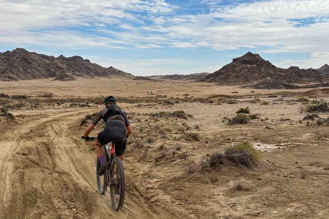 Incredible vastness: The field quickly spread out in the Namib Desert.