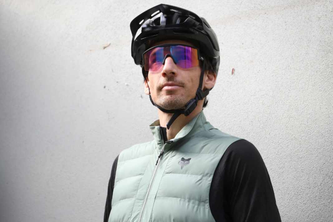 Keeps the torso warm: the new Fox Flexair Fire waistcoat.