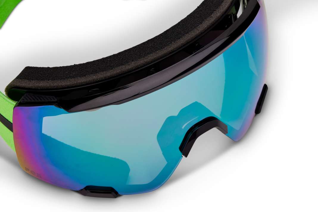 The Fox PureVue MTB goggles are available in a special colour for the 50th anniversary: a green strap and blue-pink tinted lenses.